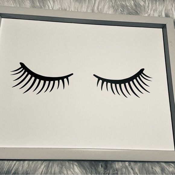 Eyelashes Wall Decor Frame - Picture 9 of 10